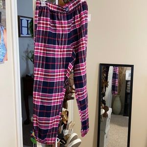 GAP plaid pajama joggers. Very good Used condition. Sbw